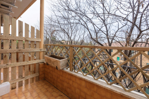 Double bedroom with a balcony, in Ostiense