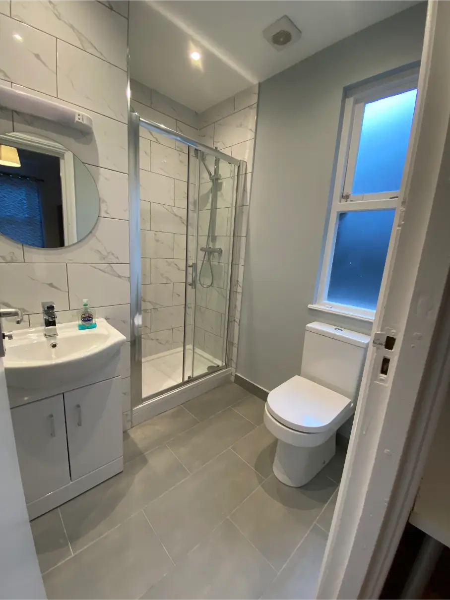 En-Suite - 5