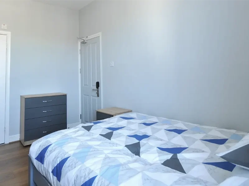 En-Suite - 1