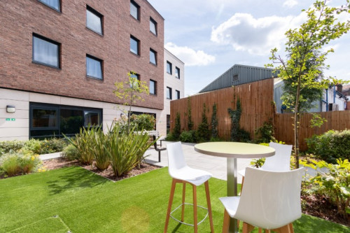 Kingston Plaza  - Gallery -  3