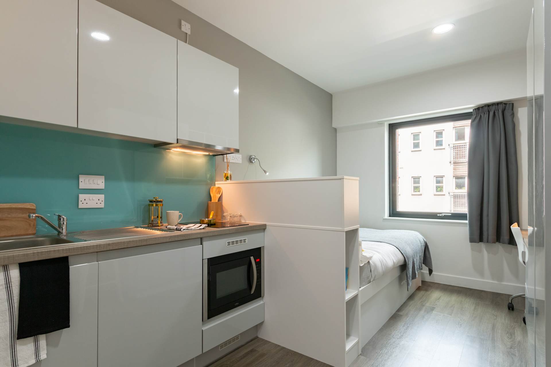 Premium Studio - Kingston Plaza - Gallery - 4