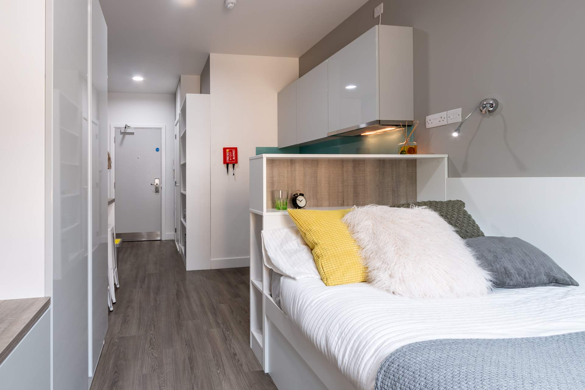 Premium Studio - Kingston Plaza - Gallery - 1