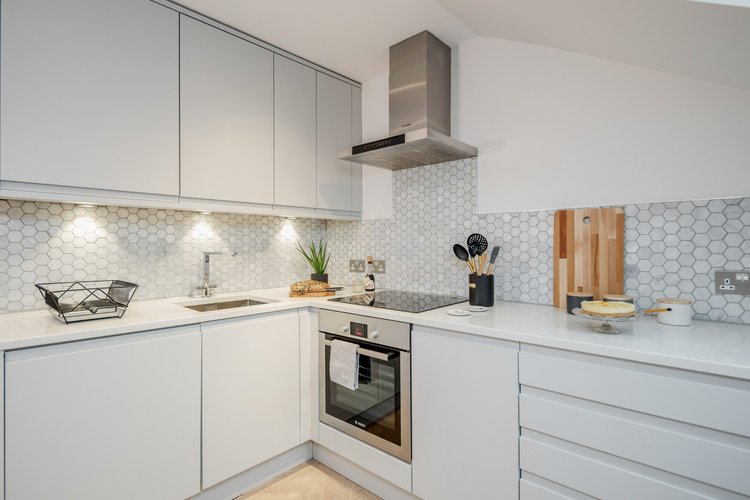 Studio Apartment - Newman Street Apartments - Gallery - 4