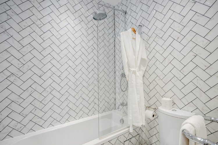 2 Bed Apartment - Newman Street Apartments - Gallery - 5