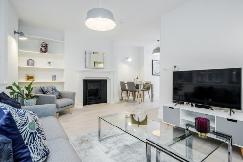 Coliseum Apartments