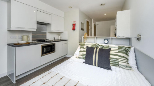 Holden Court - Gallery - 61