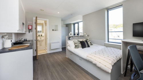 Holden Court - Gallery - 62