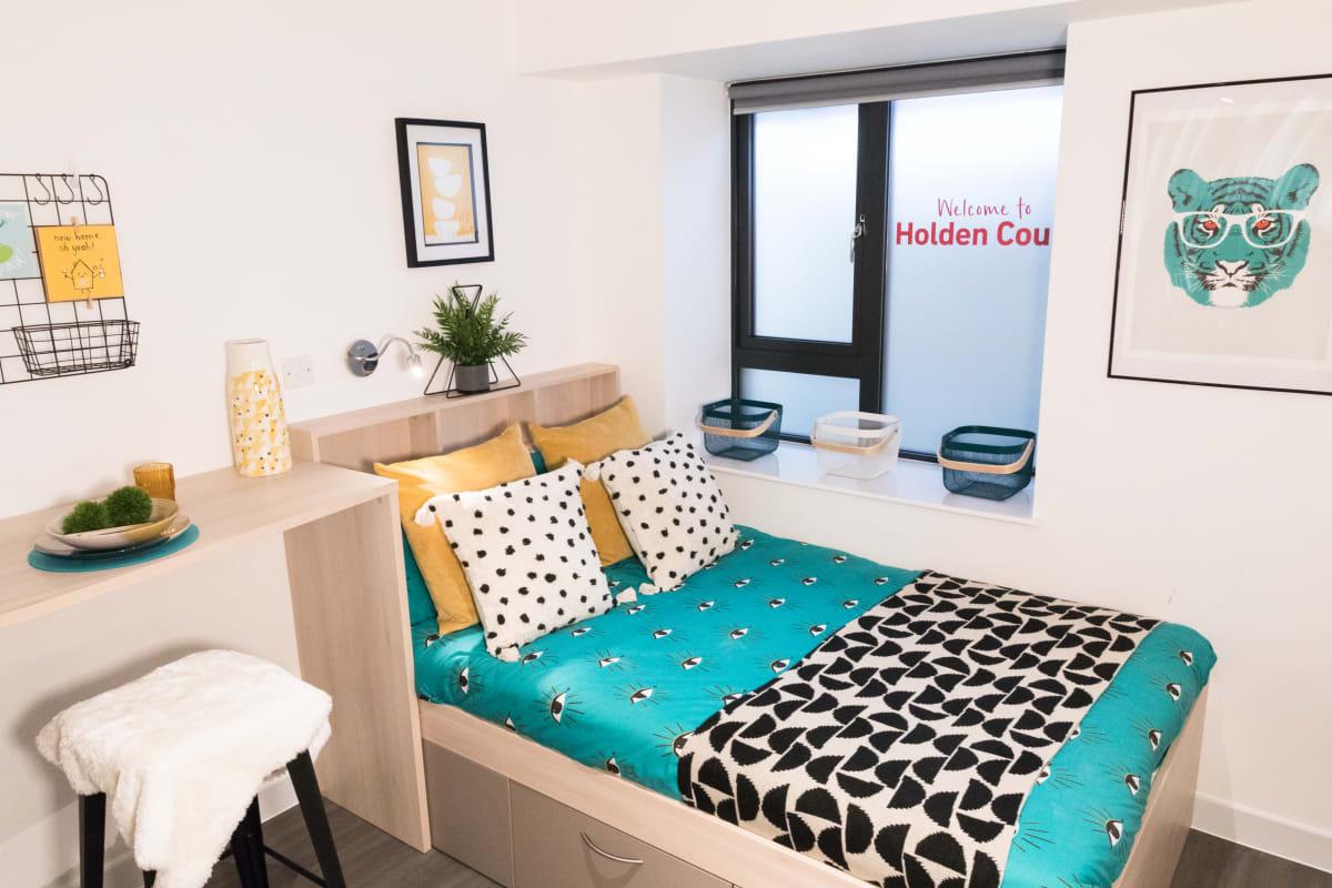 Holden Court - Gallery - 36