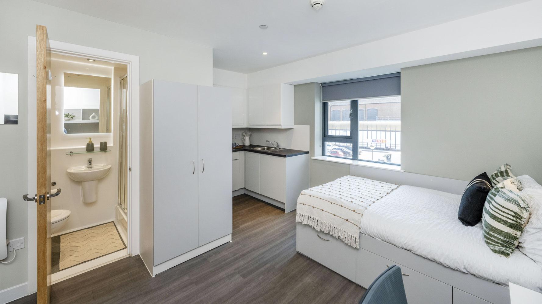  Classic Studio  -  Holden Court  - Gallery -  5