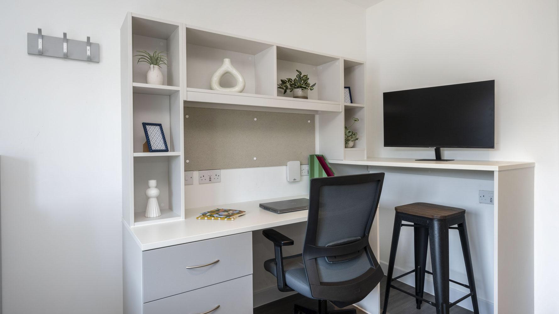  Classic Studio  -  Holden Court  - Gallery -  4