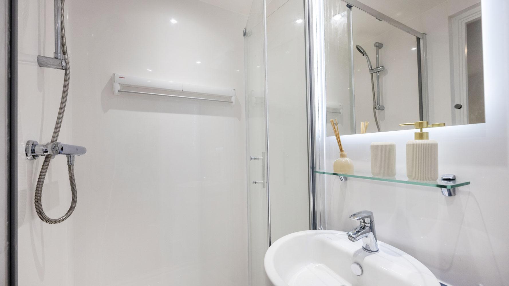  Luxury Studio  -  Holden Court  - Gallery -  16