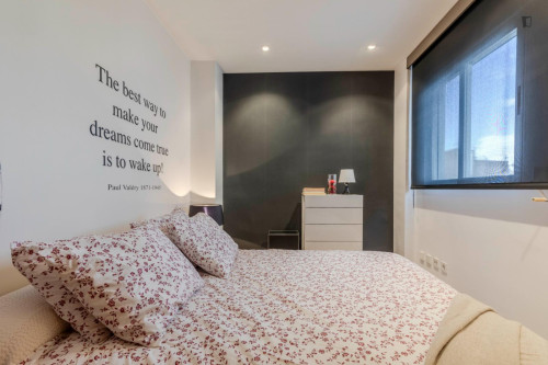 Exxellent 2-bedroom apartment with a terrace, in Russafa