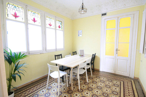 Brilliant apartment nearby the Hospital Clínic Metro Station