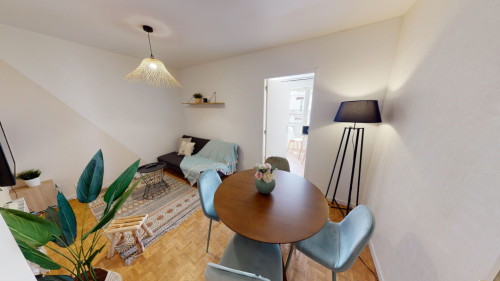 4-Bed Apartment on rue de Brest