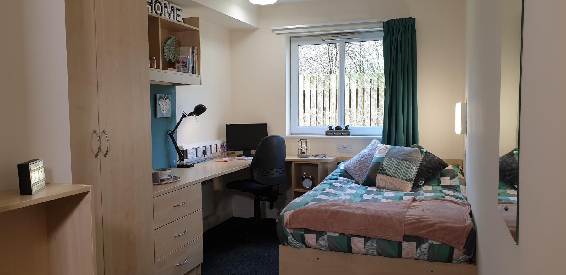  6 Bed Premium En-Suite  -  The Cube  - Gallery -  3