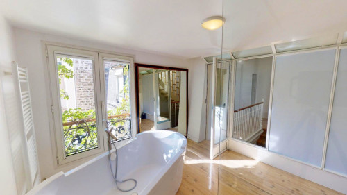 A charming Apartment near Square Danton