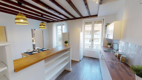 4-Bed Apartment on Grande Rue de la Guillotière