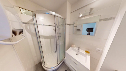 4-Bed Apartment on Grande Rue de la Guillotière