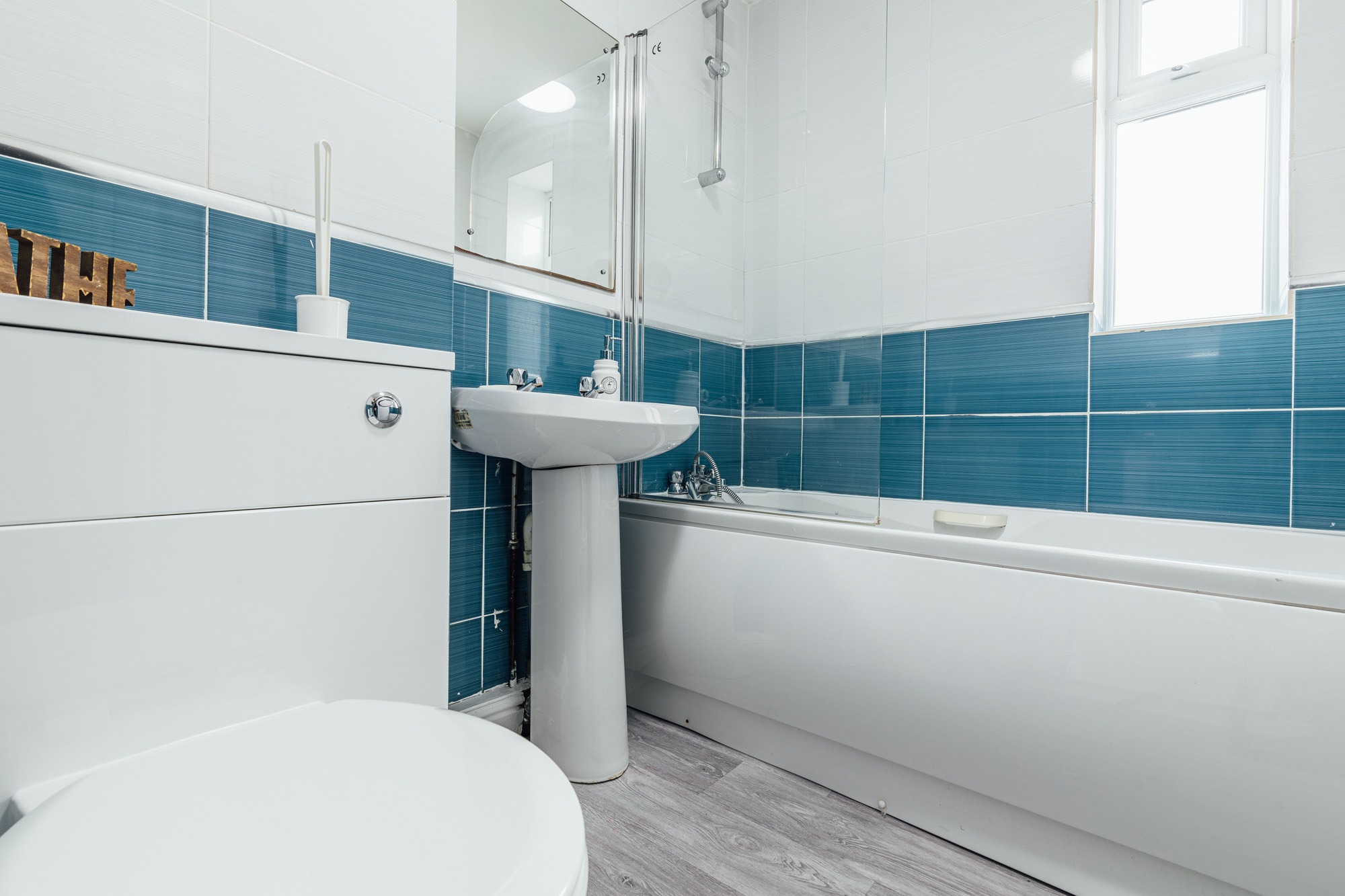  3-Bedroom Apartment  -  Rosebery Avenue  - Gallery -  2