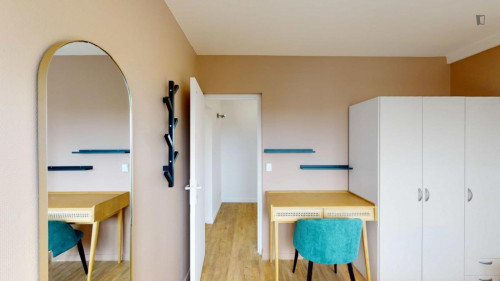 Cushy double bedroom in Le Bouscat