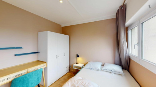 Cushy double bedroom in Le Bouscat