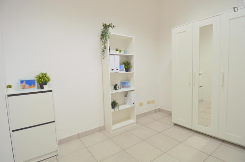 Neat single bedroom near the Piazza Manzoni train station