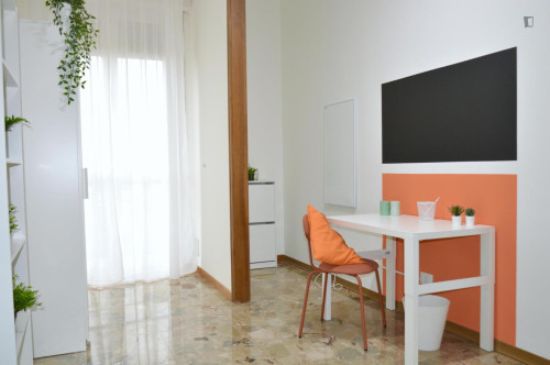 Exquisite single bedroom in the centre of Modena