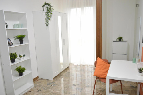 Exquisite single bedroom in the centre of Modena