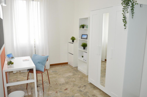 Elegant single bedroom near the Parco Sandro Pertini