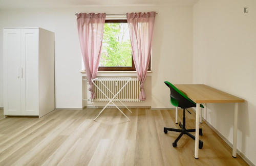 Comfy single bedroom near the D-Elbruchstraße metro