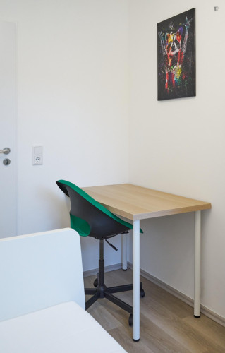 Lovely single bedroom in Wersten