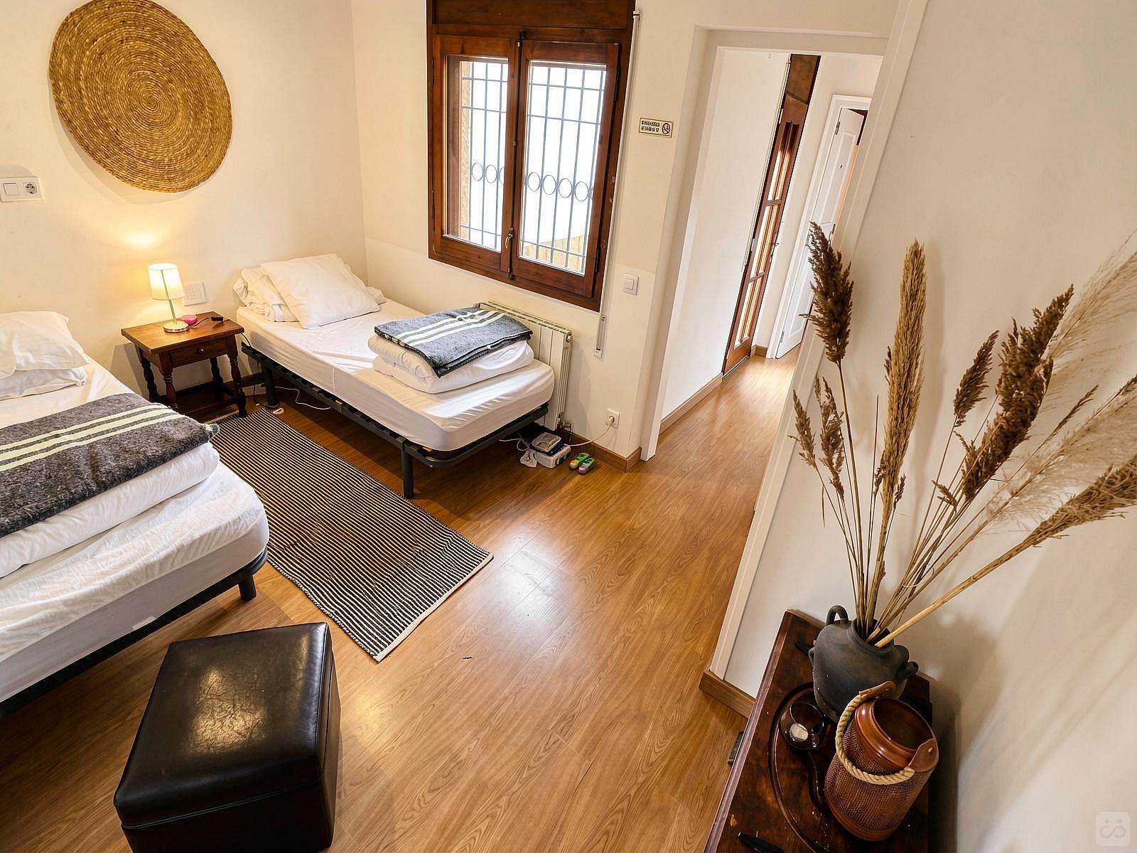  Bed In A 4-Bed Mixed Gender Room  -  Beautiful villa near Vall-Llobrega, (Dir. Palamos) Bus Station  - Gallery -  11