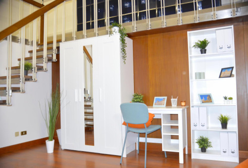Large single bedroom in the centre of Modena