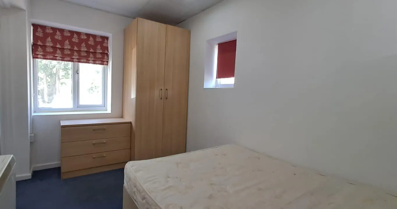 1 Bed Classic Flat - Duncan Smith House - Gallery - 1