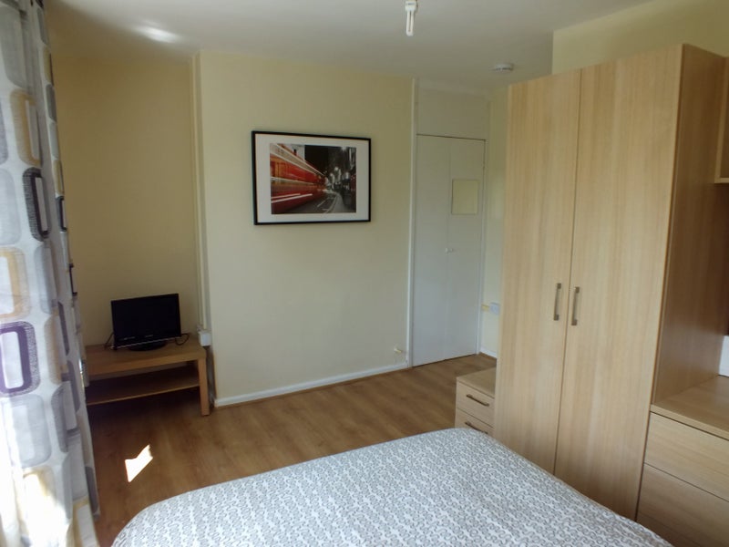 2 Bed Duplex - Classic - Duncan Smith House - Gallery - 1
