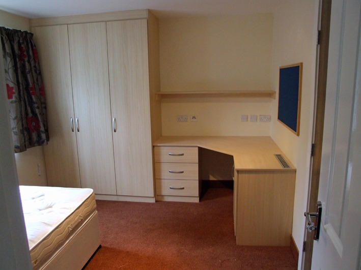 6 Bed Three Floor Flat – Classic - Duncan Smith House - Gallery - 1