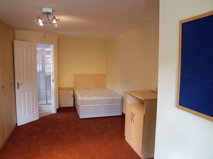 6 Bed Three Floor Flat – Deluxe - Duncan Smith House - Gallery - 8