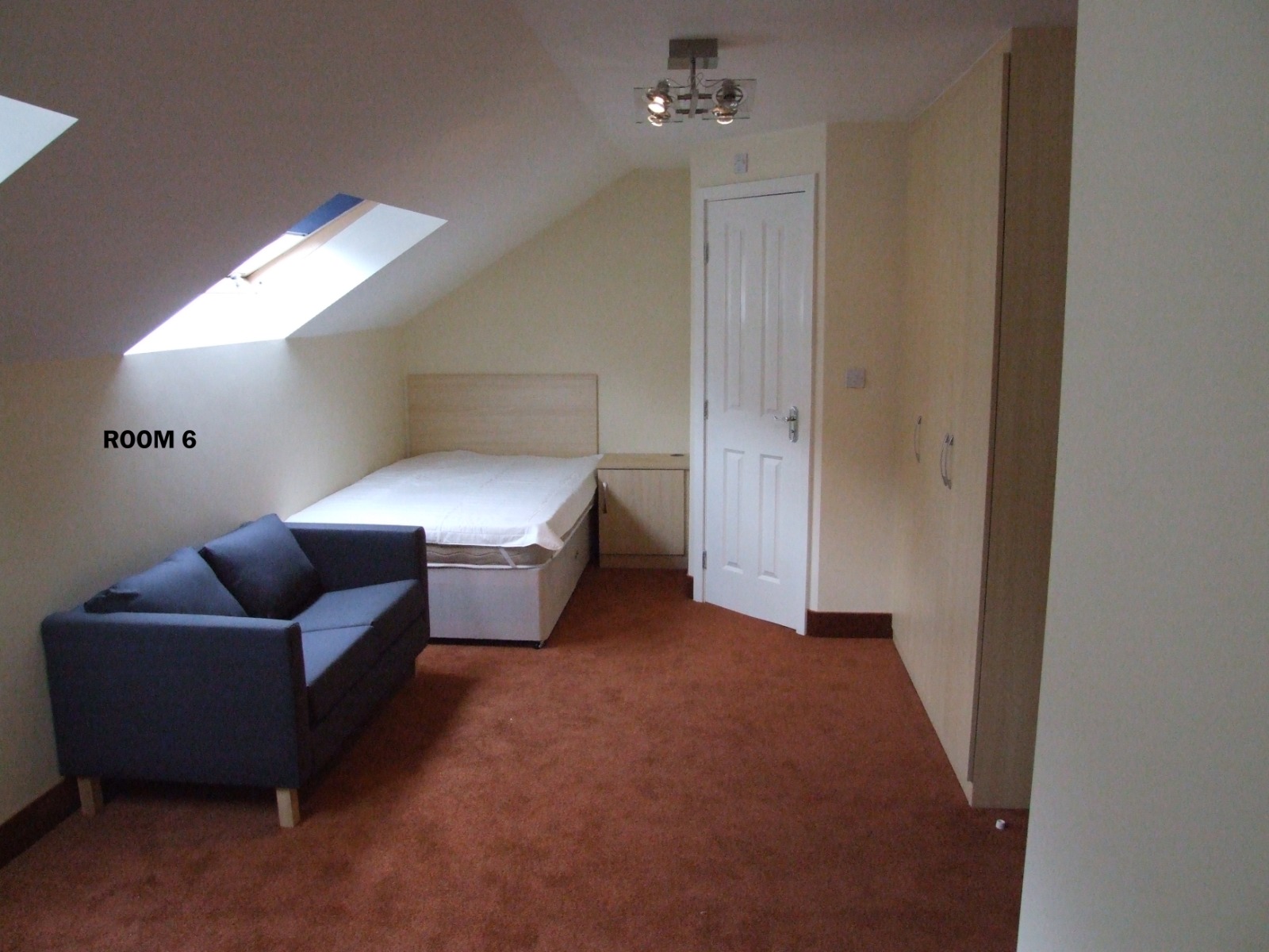  6 Bed Three Floor Flat – Deluxe  -  Duncan Smith House  - Gallery -  1