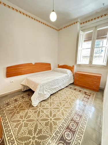 Welcoming single bedroom near Hotel Gaudi