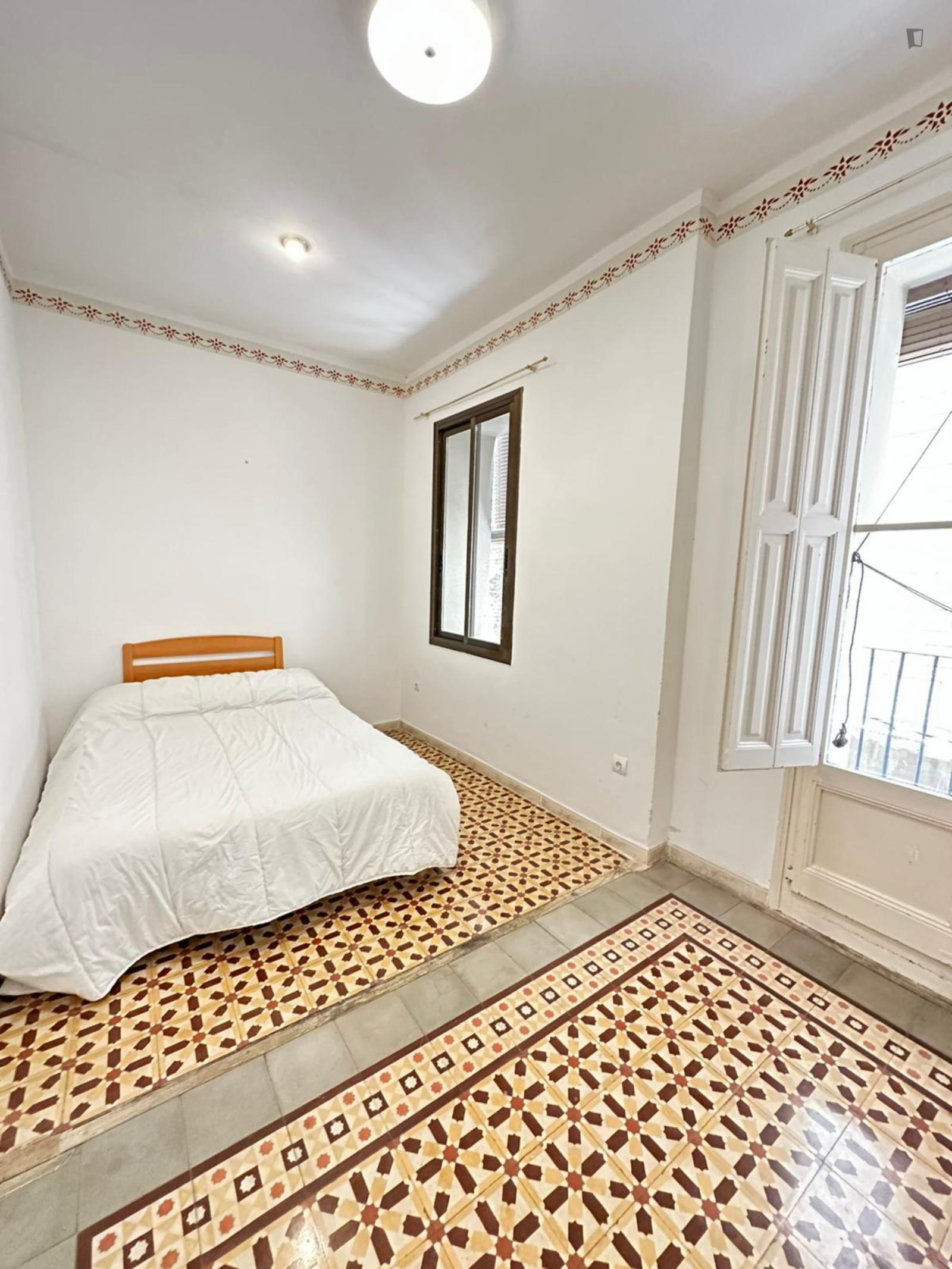  Inviting Double Bedroom Near Hotel Gaudi  -  Inviting double bedroom near Hotel Gaudi  - Gallery -  1