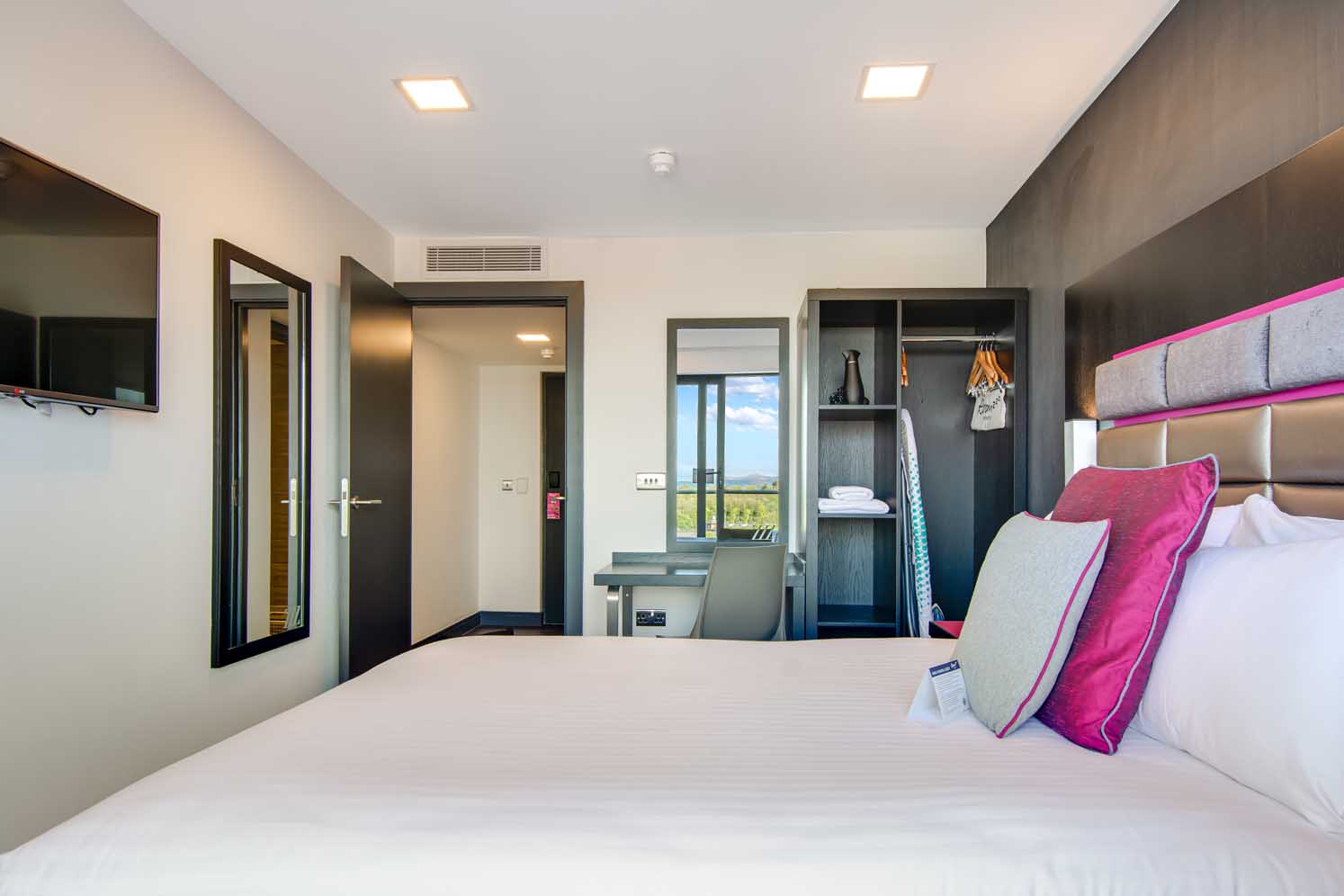  Penthouse Suite  -  Chester City Aparthotel  - Gallery -  6