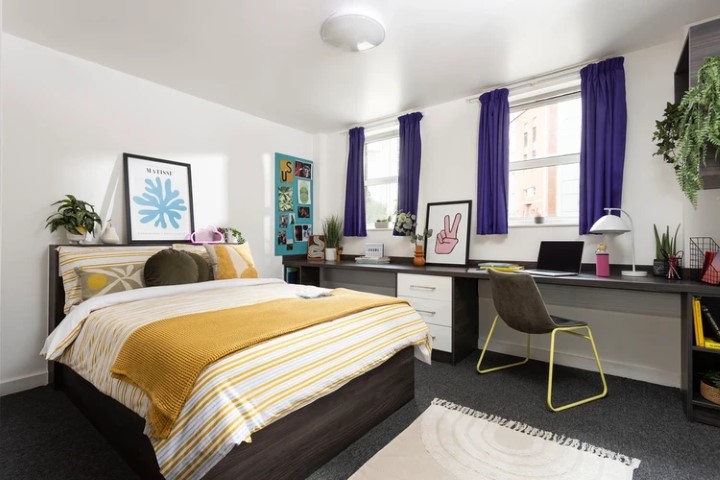 Extra Large Highest Double En-Suite - Mill Point - Gallery - 2