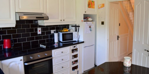 Large room with built-in wardrobe in 3-bedroom apartment in Tallaght  - Gallery -  3