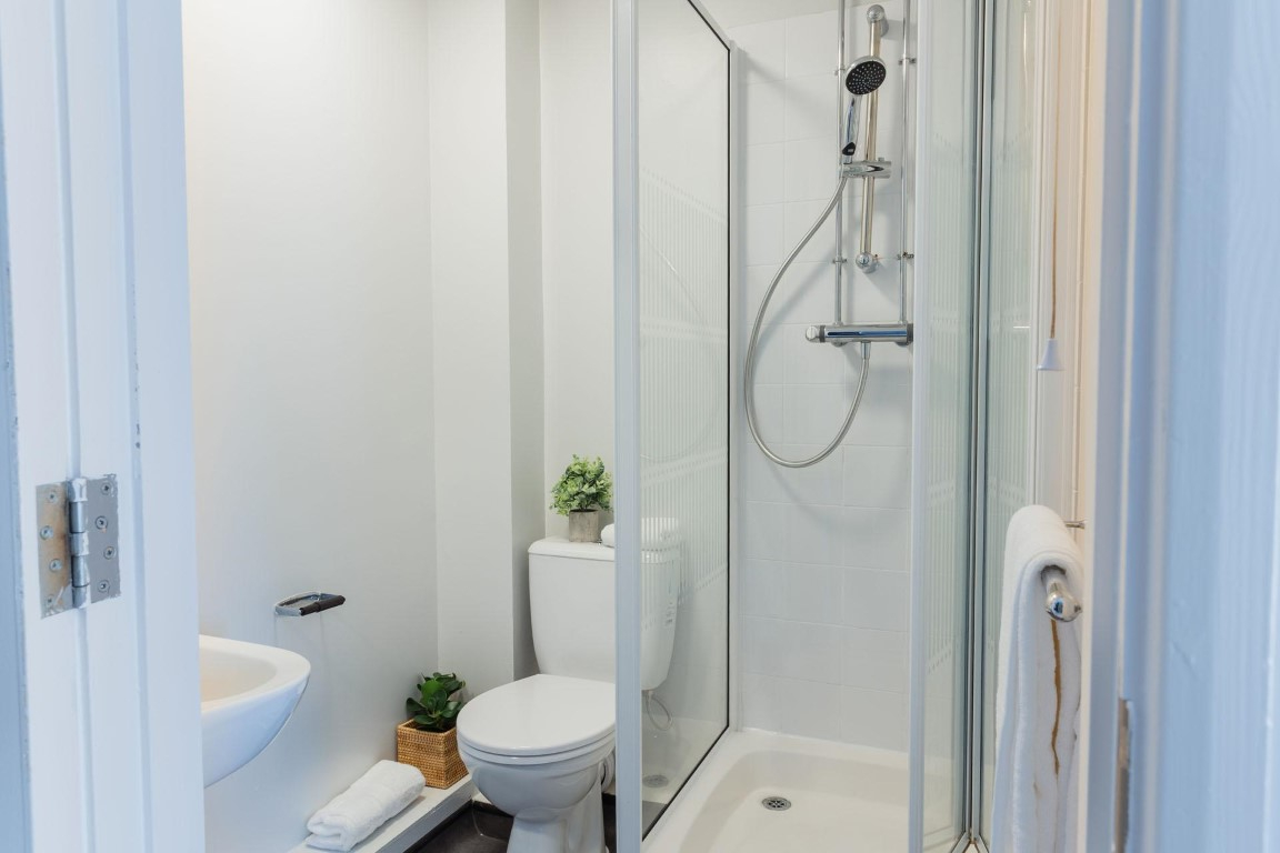  Platinum En-Suite  -  St Peters Court  - Gallery -  6