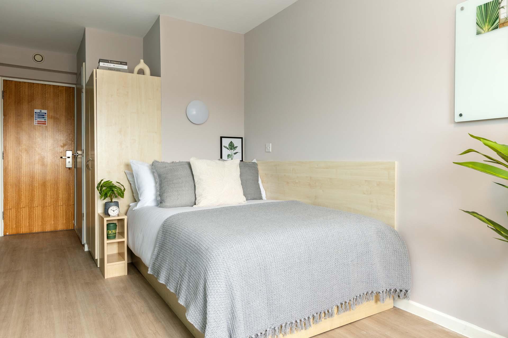 Silver En Suite - The Grange - Gallery - 1