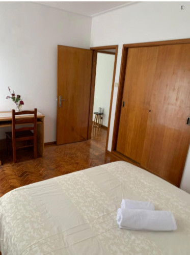 Welcoming Double Bedroom close to FEP - Gallery - 2