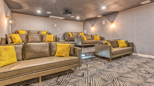 Gorgeous complex w/gym movie room roof top & game room close to Santa Monica & Westwood