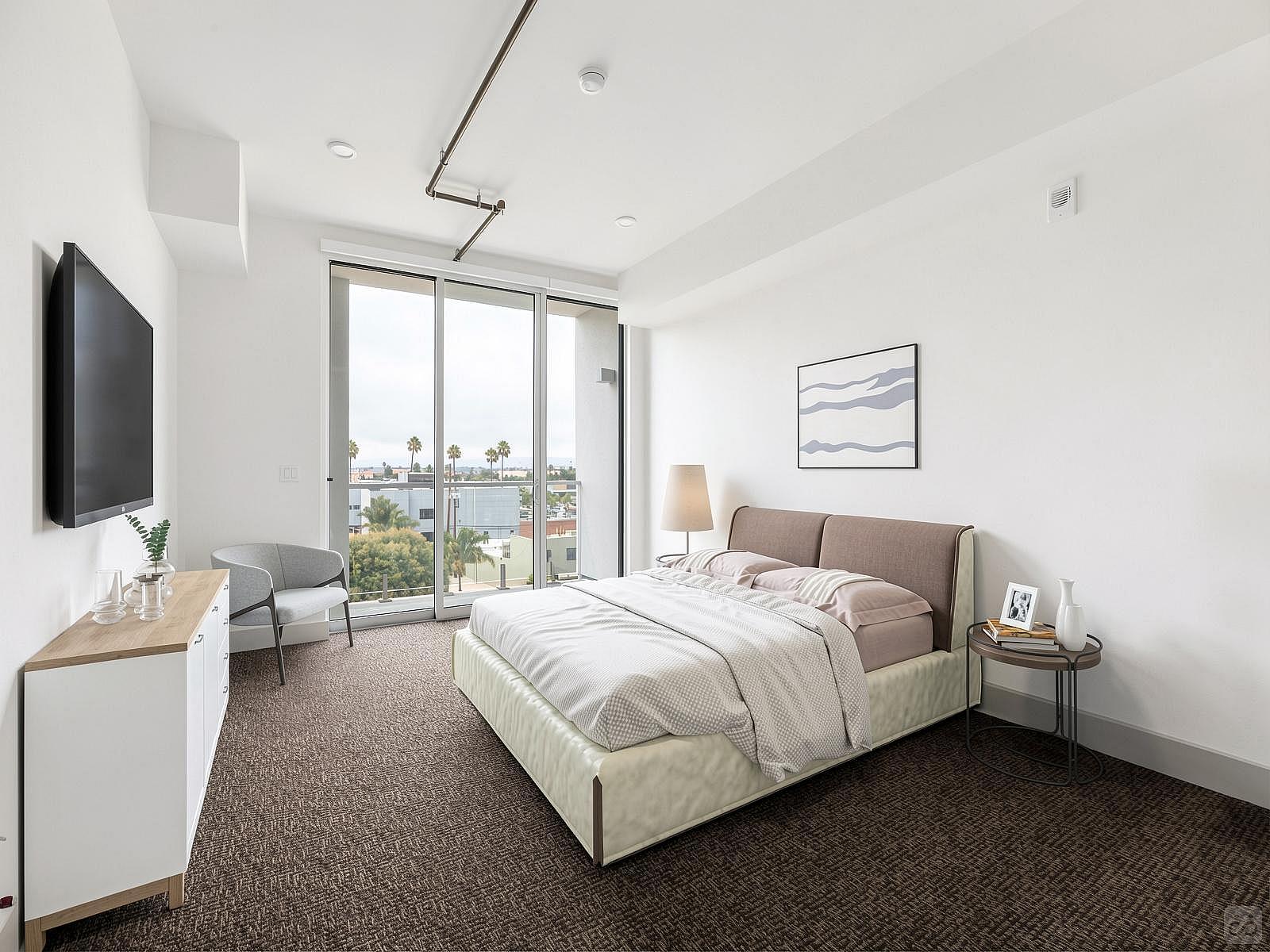  Large Private Suite - EnSuite Bathroom - Queen Bed  -  Gorgeous complex w/gym movie room roof top & game room close to Santa Monica & Westwood  - Gallery -  3