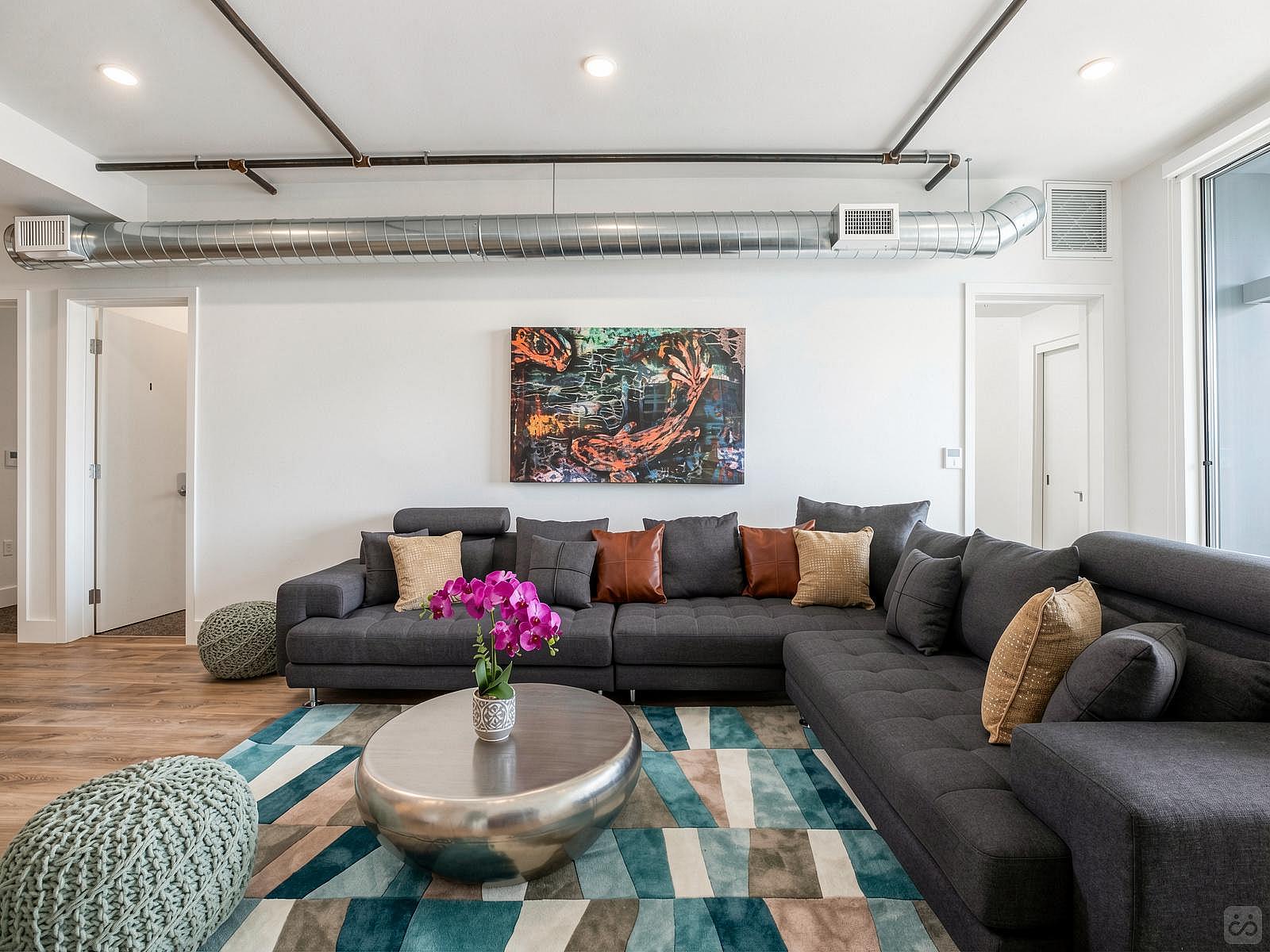  Large Private Suite W/ En-Suite Bathroom  -  Gorgeous complex w/gym movie room roof top & game room close to Santa Monica & Westwood  - Gallery -  2