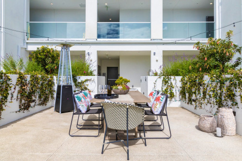 Stunning complex w/jacuzzi pool & fitness center in Marina Del Rey